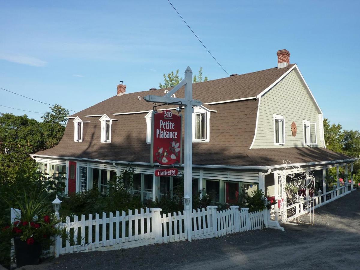 Petite Plaisance Appartements La Malbaie Exterior photo